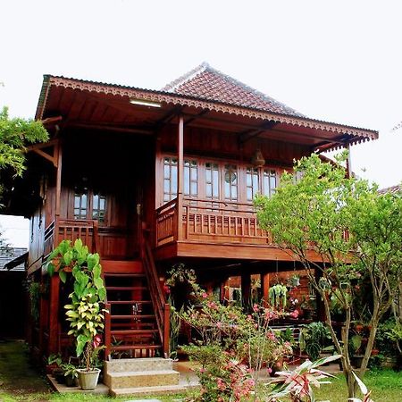 Oemah Kajoe Lembang Villa Ngoại thất bức ảnh